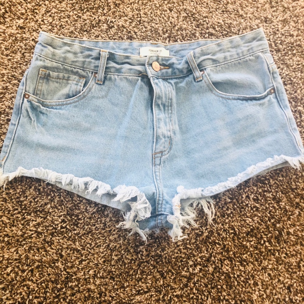 Light cheeky jean shorts